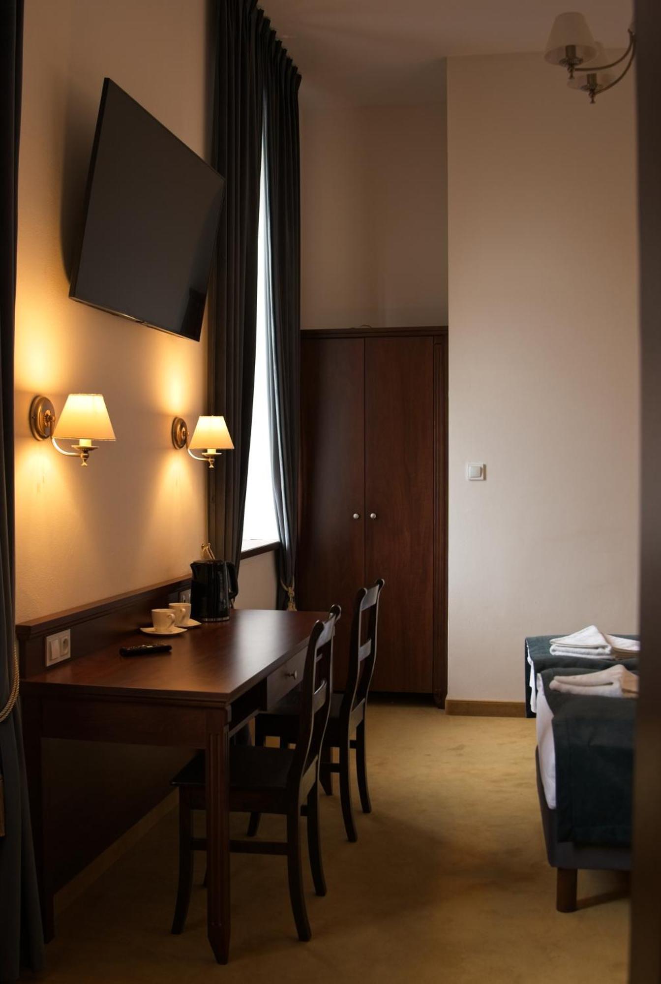 Hotel Belweder Dęblin Zewnętrze zdjęcie